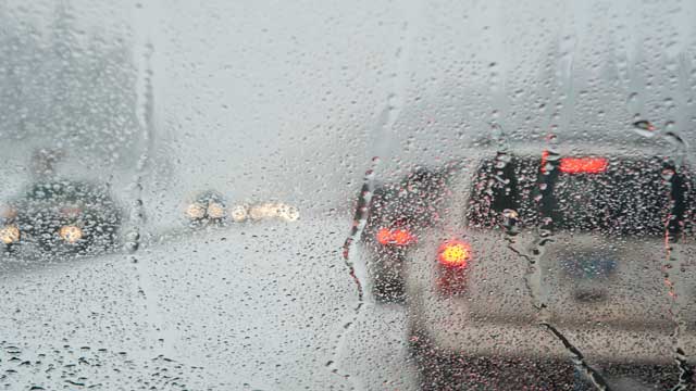 Safety tips for driving in rain