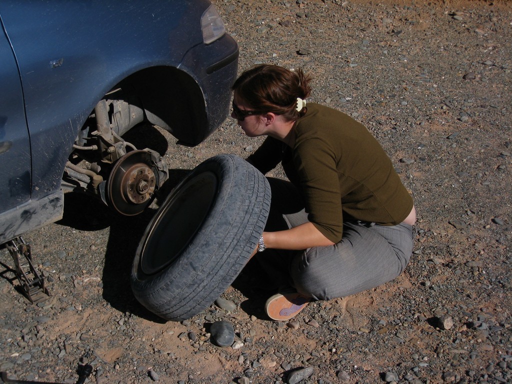 A Women’s Guide for Changing a Car Tyre