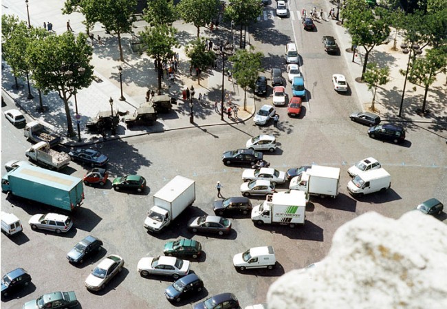 1,394 Traffic Violations Recorded on the First Day of Ramadan in Abu Dhabi